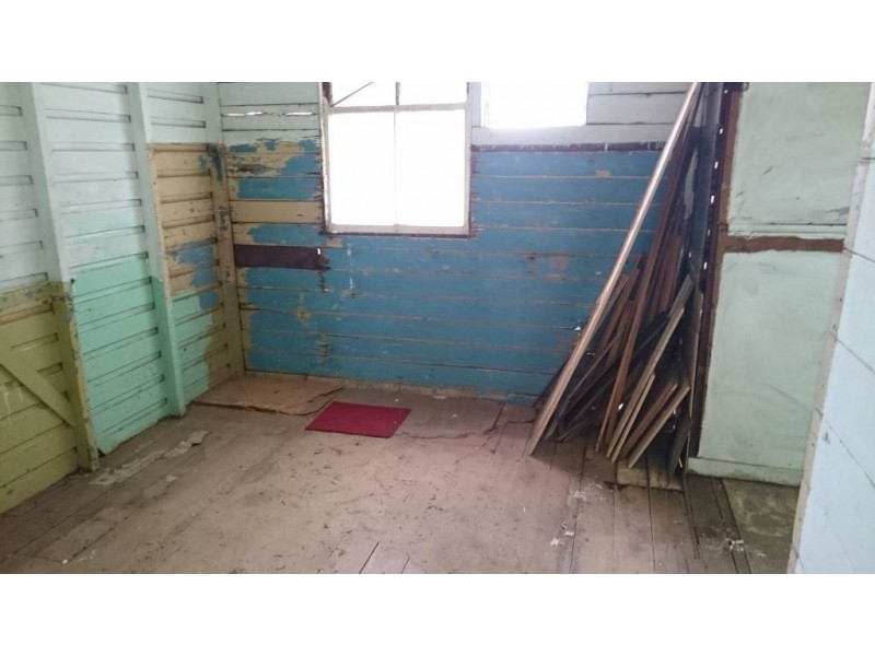 4 Cribb Street, Mount Morgan QLD 4714