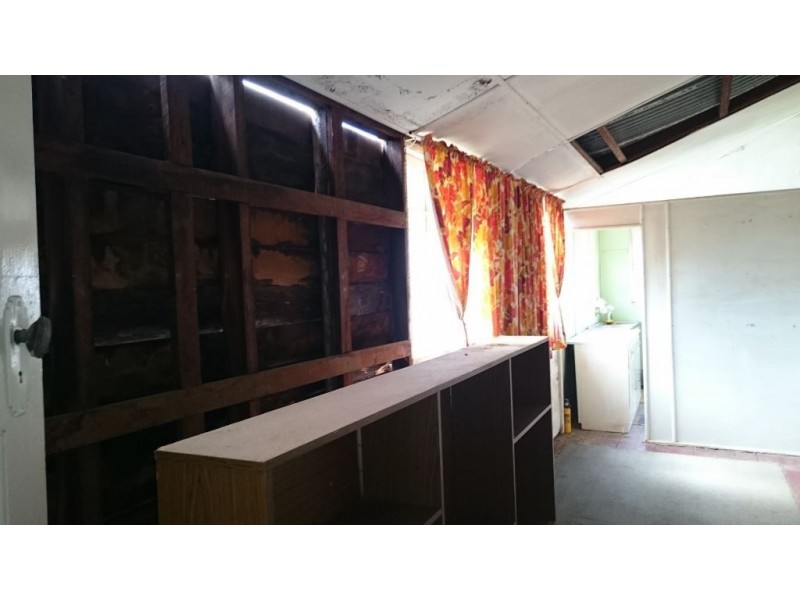 4 Cribb Street, Mount Morgan QLD 4714