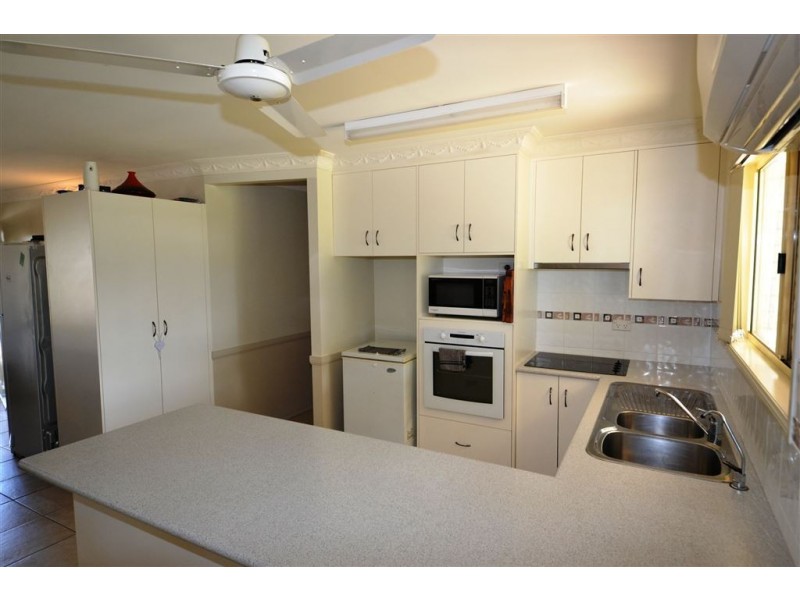 17 Gleeson Close, Gracemere QLD 4702