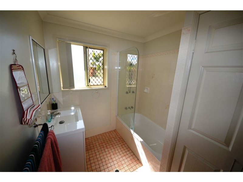 17 Gleeson Close, Gracemere QLD 4702