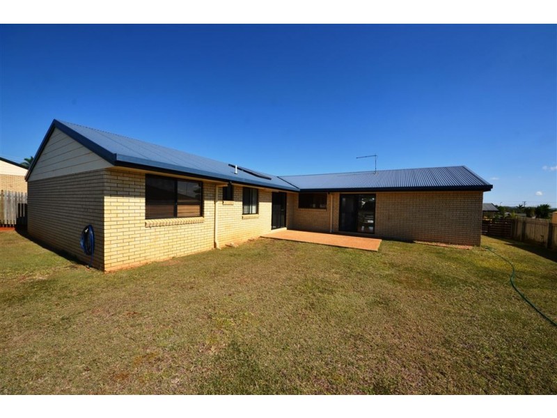 4 Davies Avenue, Gracemere QLD 4702