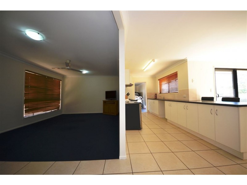 4 Davies Avenue, Gracemere QLD 4702