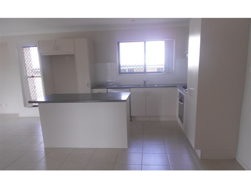 15 Webster Street, Gracemere QLD 4702