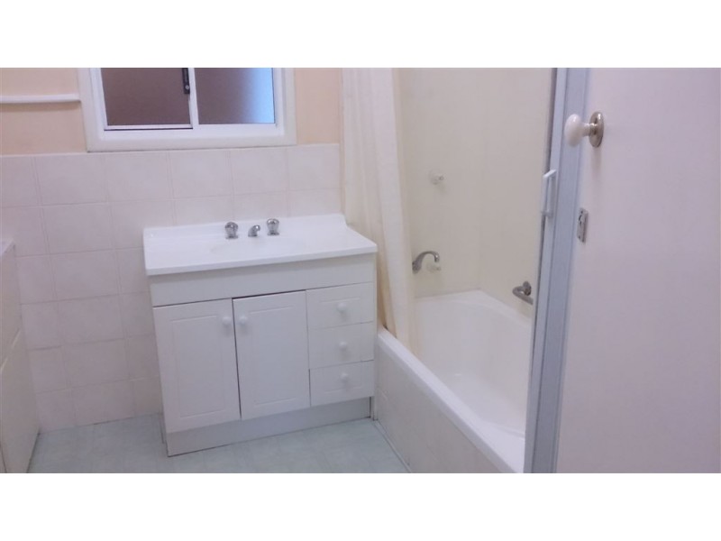 30 West Street, Mount Morgan QLD 4714