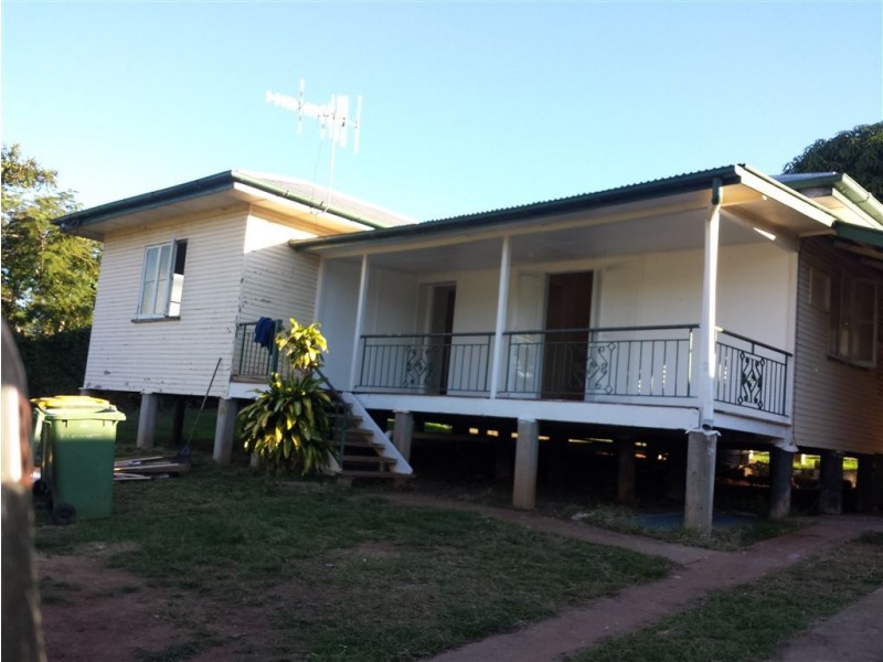 8 Sheil Cres, Mount Morgan QLD 4714