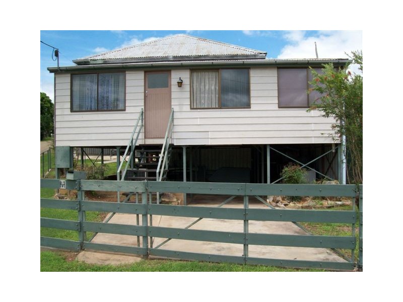6 Bridge Street, Mount Morgan QLD 4714