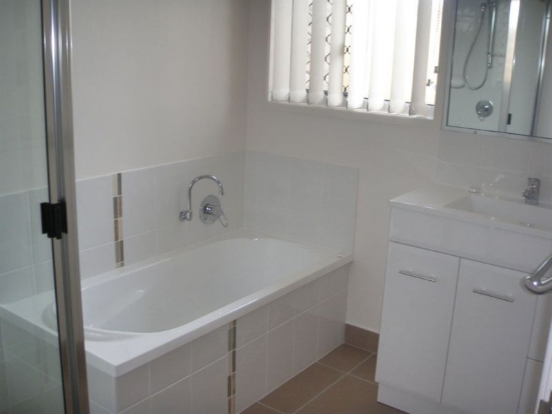 27 Kerrie Meares Cres, Gracemere QLD 4702