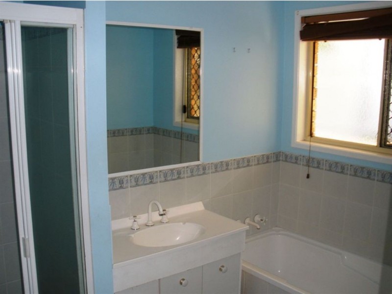 3 Cowan st, Gracemere QLD 4702