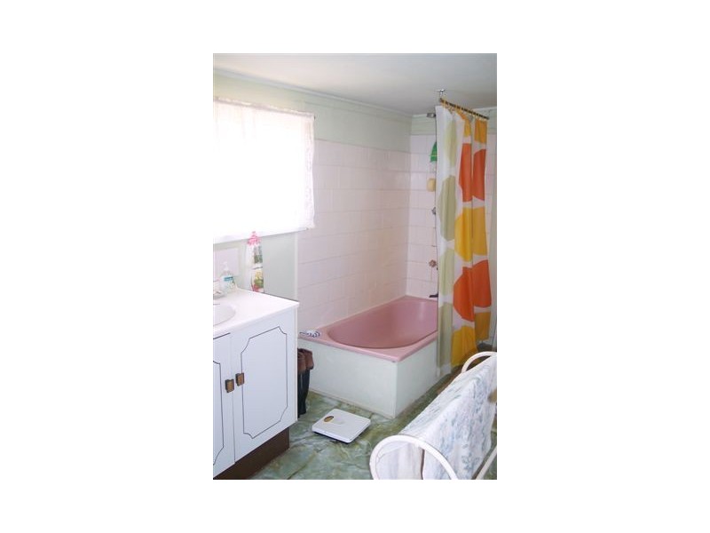 1012 North Street, Mount Morgan QLD 4714