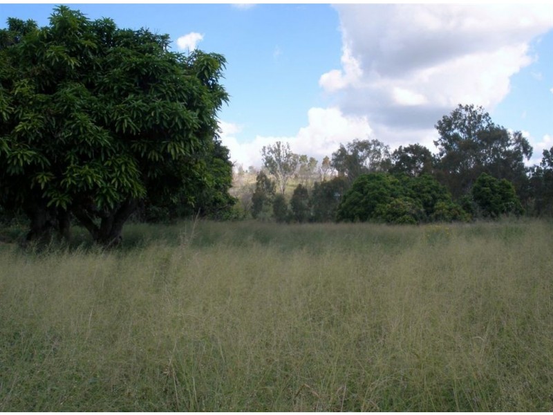 4 Creek Street, Mount Morgan QLD 4714