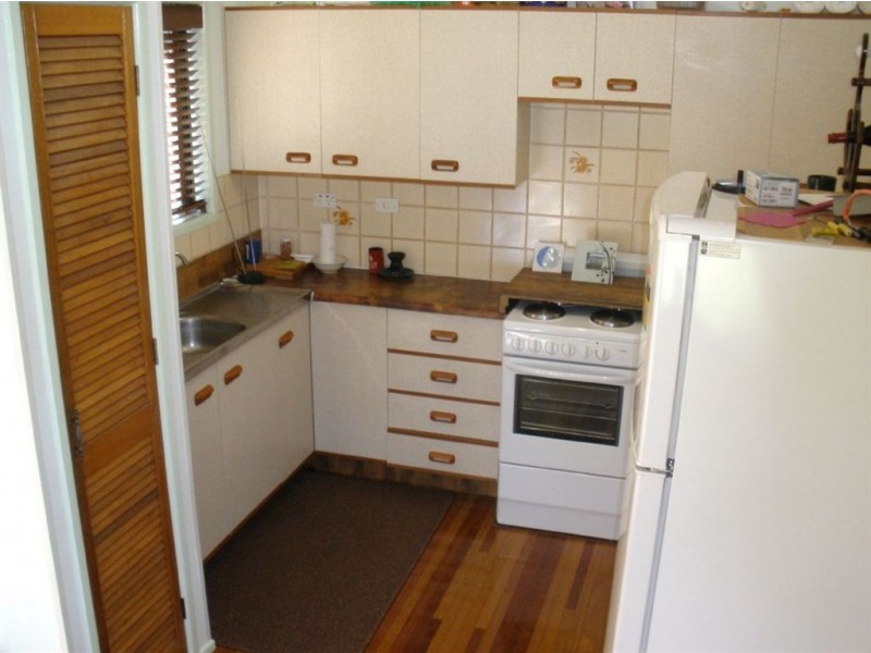 54 Moonmera st, Kabra QLD 4702