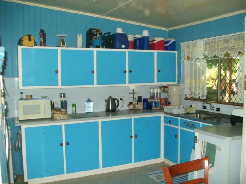 25 Thompson Avenue, Mount Morgan QLD 4714