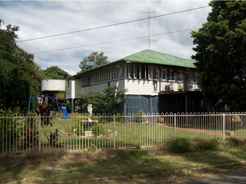 6 Dee Esplanade, Mount Morgan QLD 4714