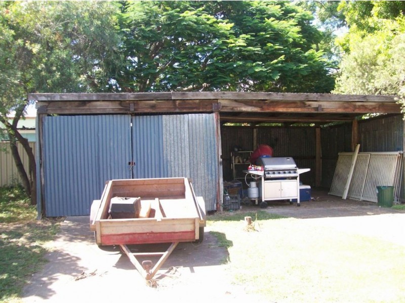 6 Dee Esplanade, Mount Morgan QLD 4714