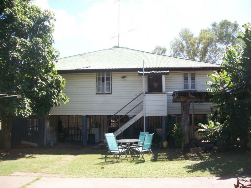 6 Dee Esplanade, Mount Morgan QLD 4714