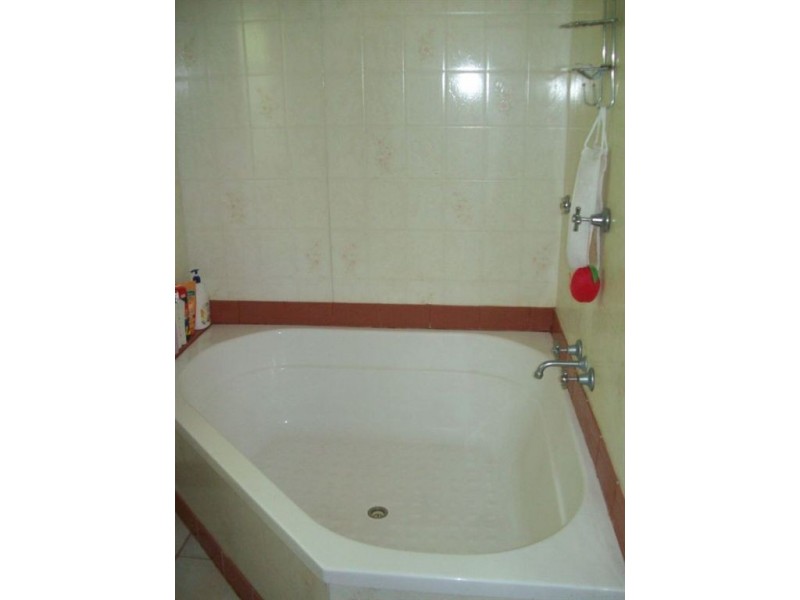 6 Dee Esplanade, Mount Morgan QLD 4714