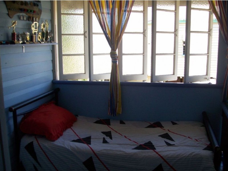 6 Dee Esplanade, Mount Morgan QLD 4714