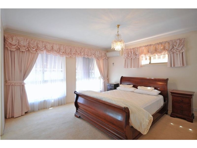 265 Rio Vista Blvd, Mermaid Waters QLD 4218