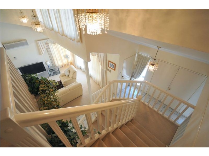 265 Rio Vista Blvd, Mermaid Waters QLD 4218