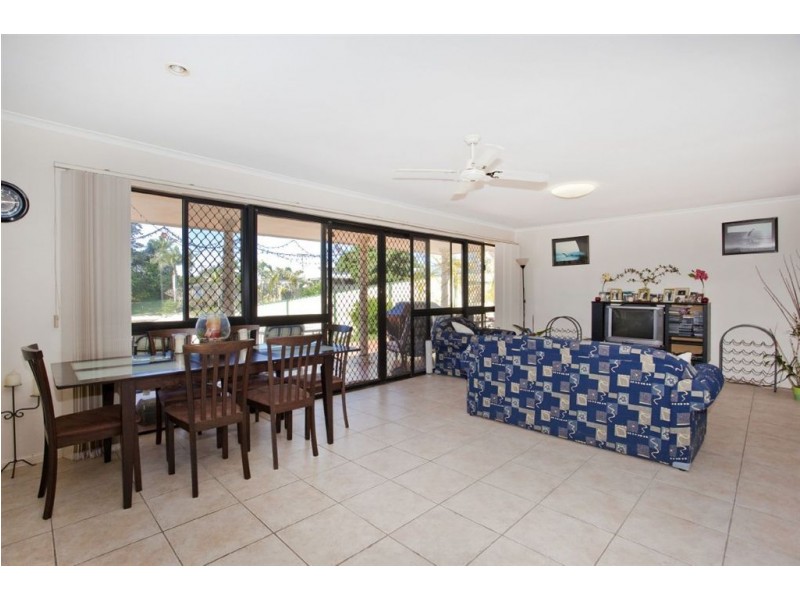 3 Bermuda Street, Broadbeach Waters QLD 4218