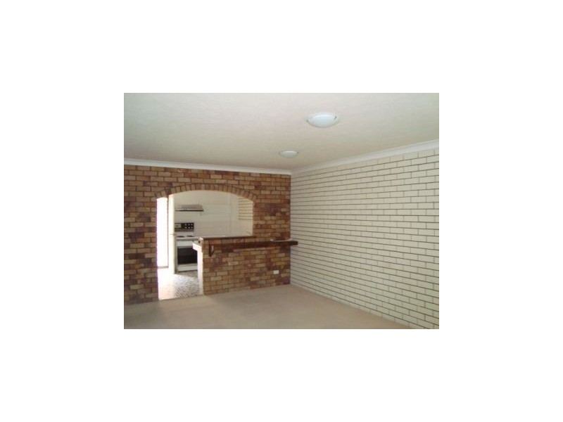 2/9 Christina Court, Mermaid Waters QLD 4218