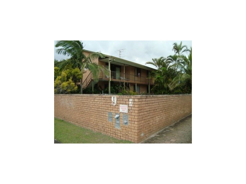 2/9 Christina Court, Mermaid Waters QLD 4218