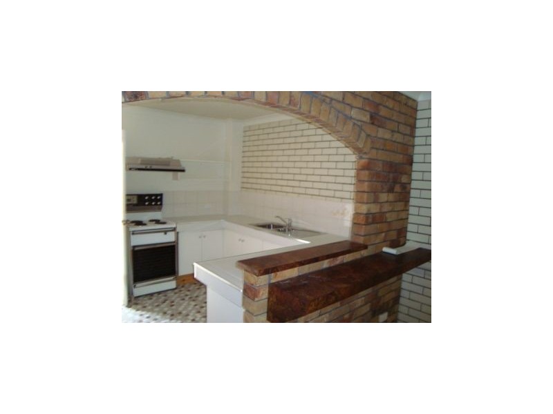 2/9 Christina Court, Mermaid Waters QLD 4218