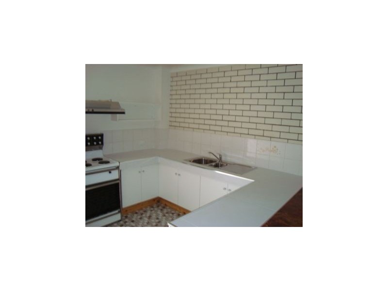 2/9 Christina Court, Mermaid Waters QLD 4218