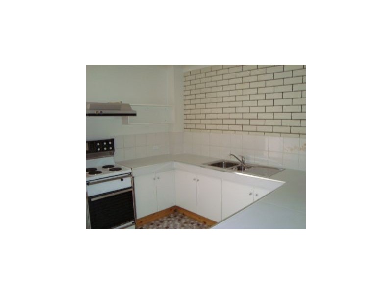 2/9 Christina Court, Mermaid Waters QLD 4218