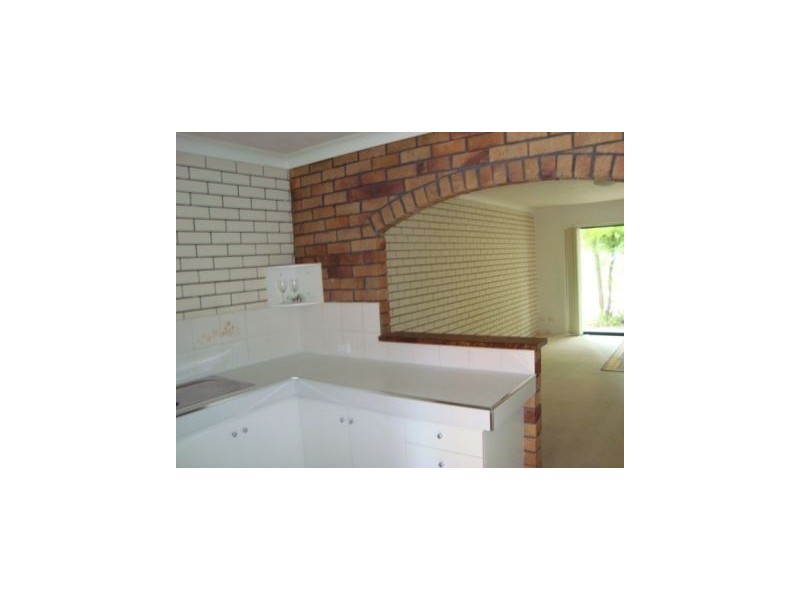 2/9 Christina Court, Mermaid Waters QLD 4218