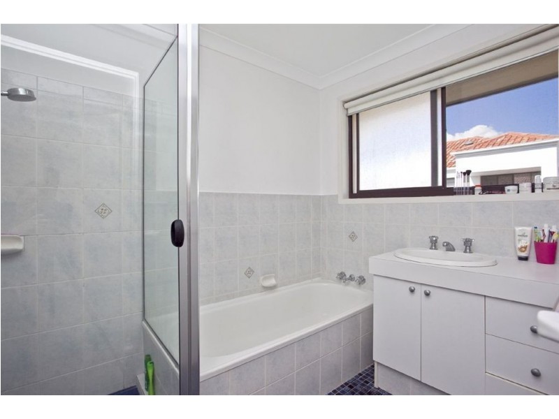 28/2 Karbunya Street, Mermaid Waters QLD 4218