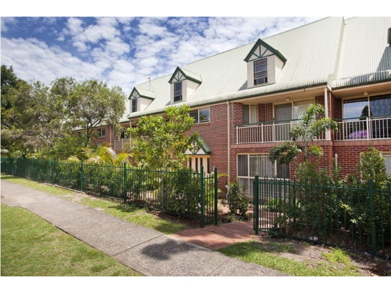 5/51 Pohlman Street, Southport QLD 4215