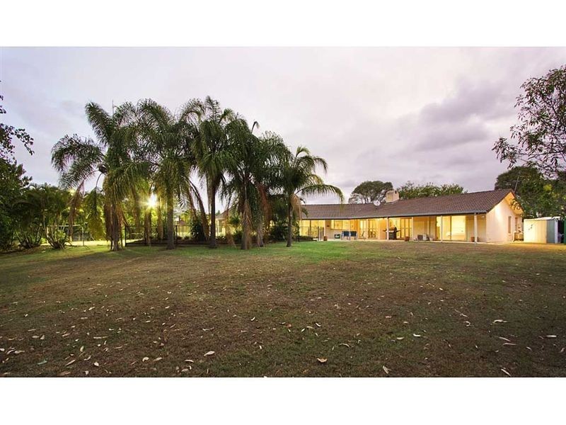 47 Marbella Drive, Benowa QLD 4217