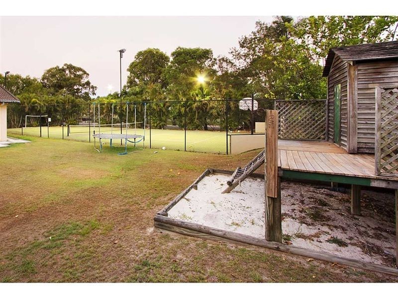 47 Marbella Drive, Benowa QLD 4217