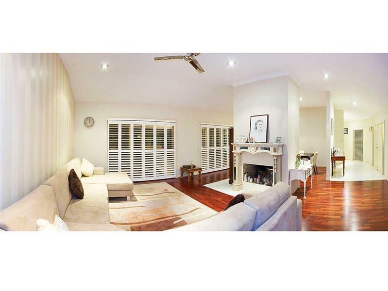 47 Marbella Drive, Benowa QLD 4217