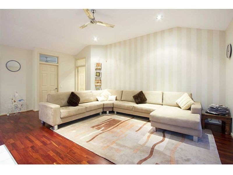 47 Marbella Drive, Benowa QLD 4217