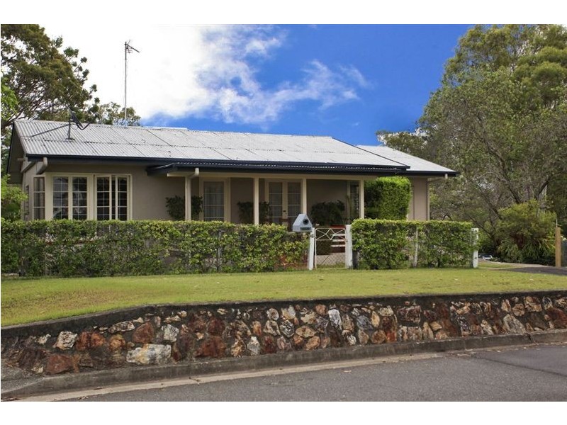 202 Ocean Parade, Burleigh Heads QLD 4220