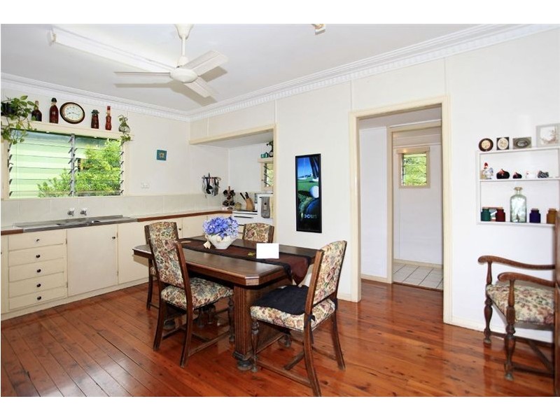 202 Ocean Parade, Burleigh Heads QLD 4220