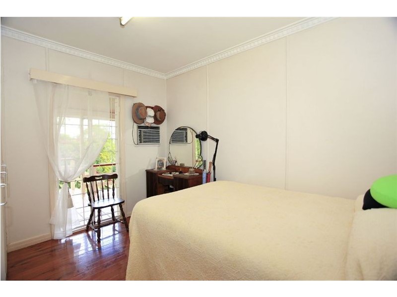 202 Ocean Parade, Burleigh Heads QLD 4220