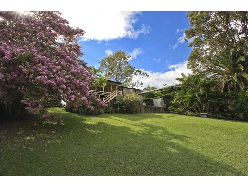 202 Ocean Parade, Burleigh Heads QLD 4220