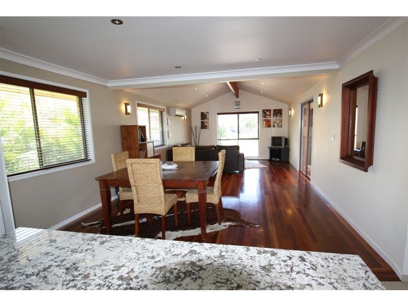 140 Burleigh Street, Burleigh Waters QLD 4220