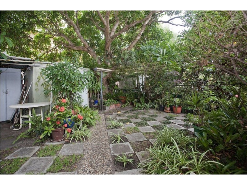 1/22 Ikkina Road, Burleigh Heads QLD 4220