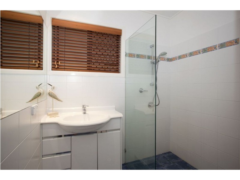 1/12 Ikkina Road, Burleigh Heads QLD 4220