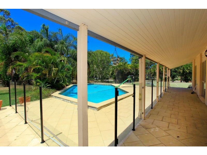 47 Marbella Drive, Benowa QLD 4217