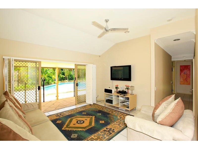 47 Marbella Drive, Benowa QLD 4217