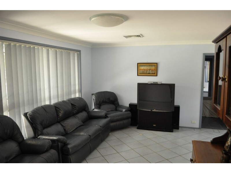 7 VIOLA, Glenmore Park NSW 2745