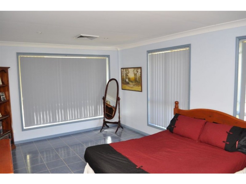 7 VIOLA, Glenmore Park NSW 2745