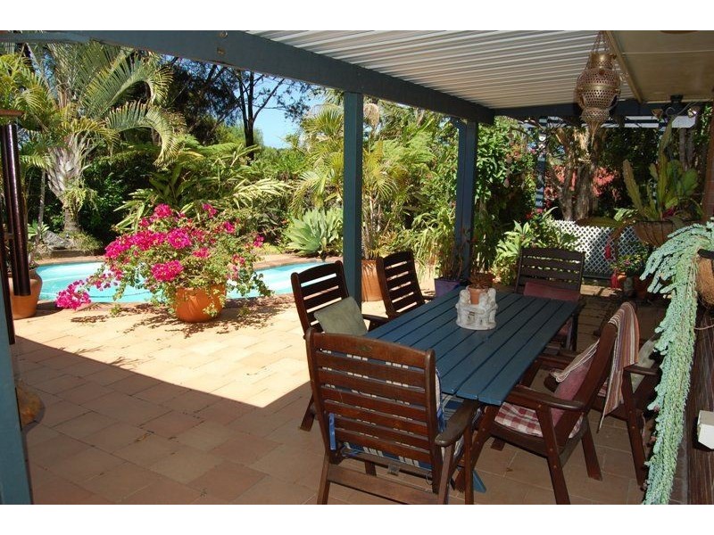 4 Radiata Court, Elanora QLD 4221