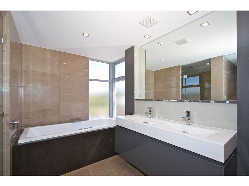 4/399 Golden Four Drive, Tugun QLD 4224