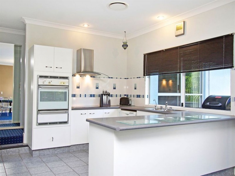 19 Kaffia Court, Elanora QLD 4221